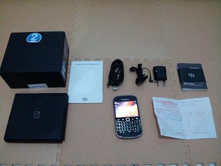 Blackberry Dakota 9900 Black Mulus Fullset Garansi CTN Panjang 3 Jutaan (BU) !