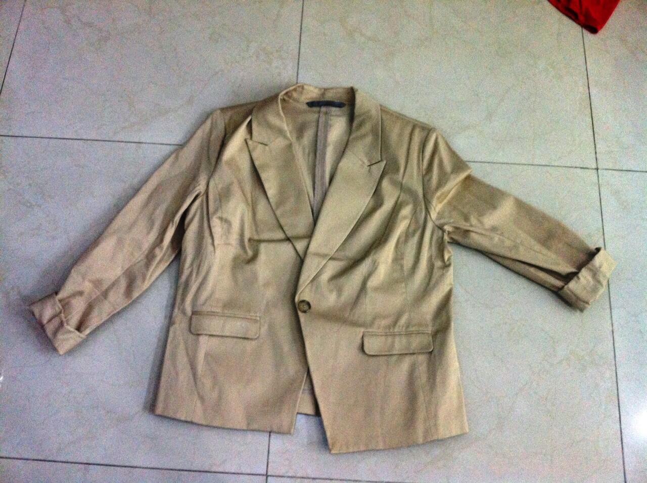 BLAZER ZARA BASIC replika masi baruuuu warna BEIGE size XL.