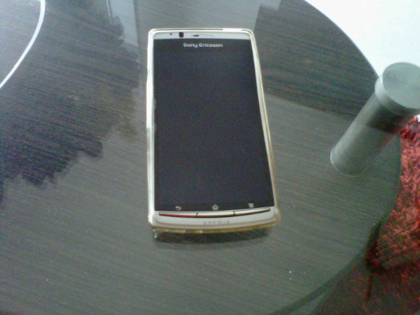 Dijual soner xperia arc android ICS mint condition COD Sby