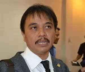 ROY SURYO DI SAMBUT CELAAN