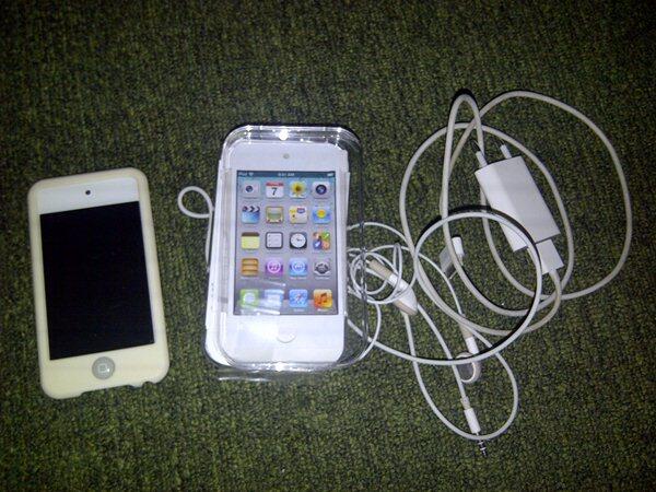 IPOD 4gen 8GB white/putih..mulus..murah gan..!! eks cewek..JOGJA.