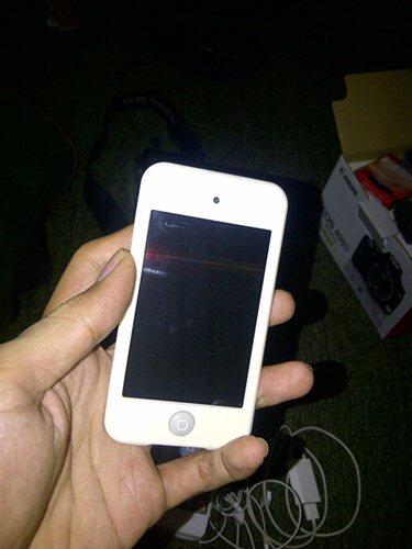 IPOD 4gen 8GB white/putih..mulus..murah gan..!! eks cewek..JOGJA.