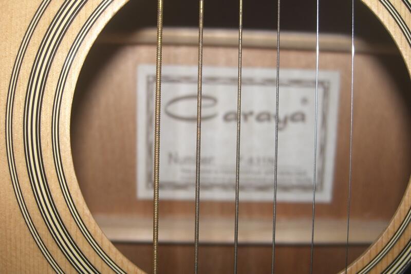 GITAR ACOUSTIC CARAYA F-631N
