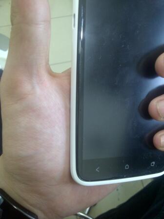 HTC One X white kondisi 95% garansi trikom sampai juni harga bersaingg