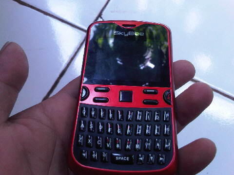Hp SkyBee GSM.GSM.CDMA murah
