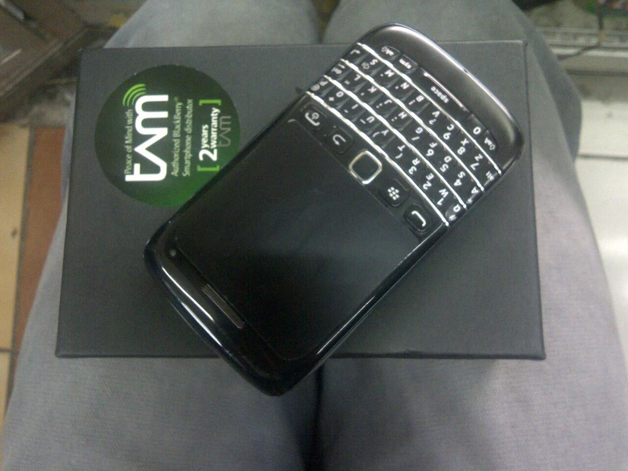 jual blackberry belagio 9790 black garansi TAM mulus baru pake 3 bln