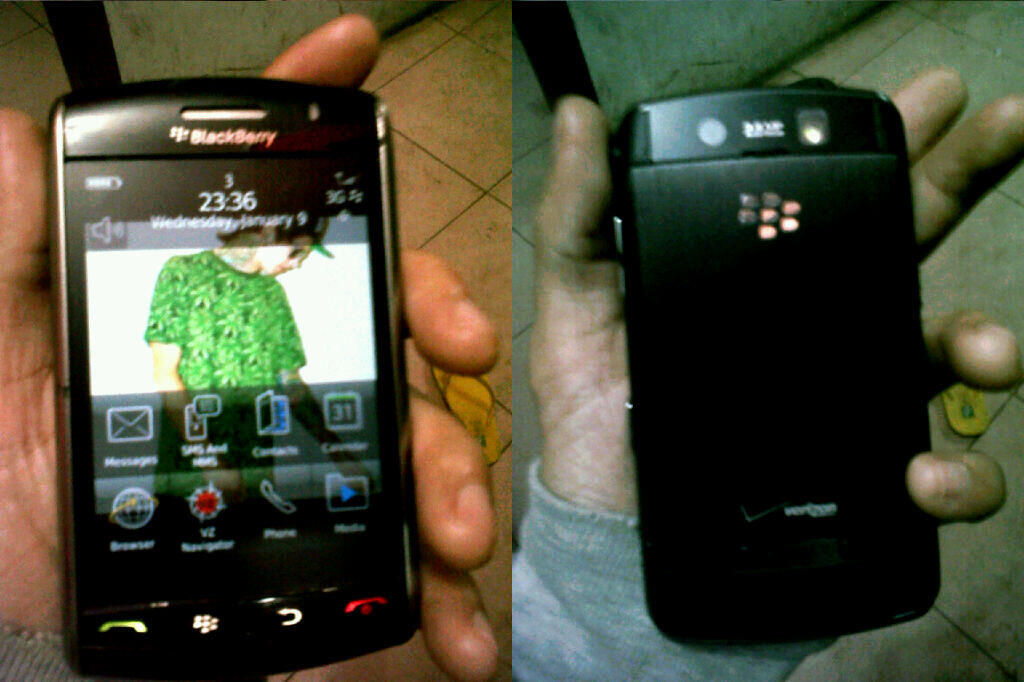BLACKBERRY STROM 9530 Butuh cepat! Rp. 900.000
