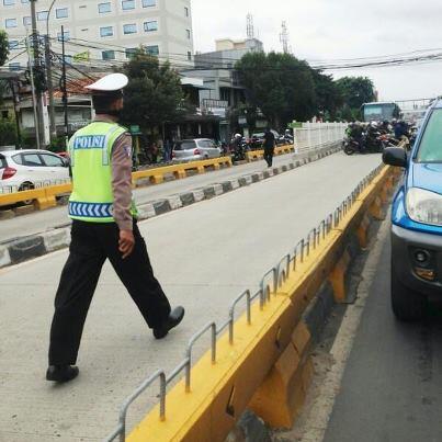 KETIKA POLISI MENGHADANG