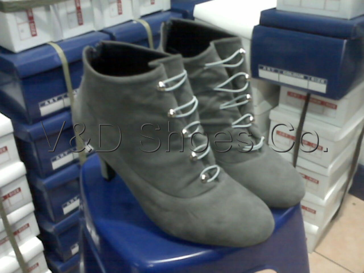 Terima Pesanan Sepatu Pria Dan Wanita Sesuai Keinginan Anda (Bandung)