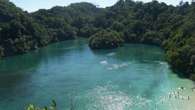 Melihat Dari Dekat Keindahan Pulau Sempu