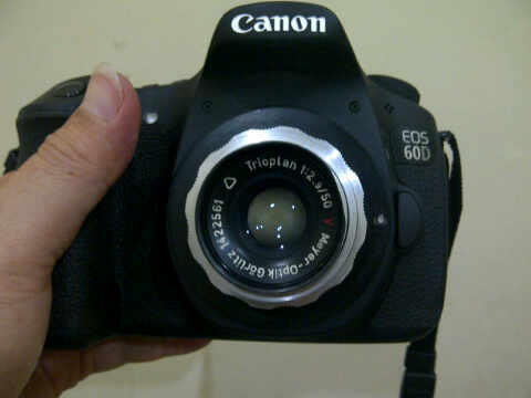 Dijual Lensa Manual Meyer Trioplan 50mm F2.9 V Red RARE (LANGKA)