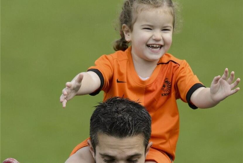 all about robin van persie a.k.a The Flying Dutchman