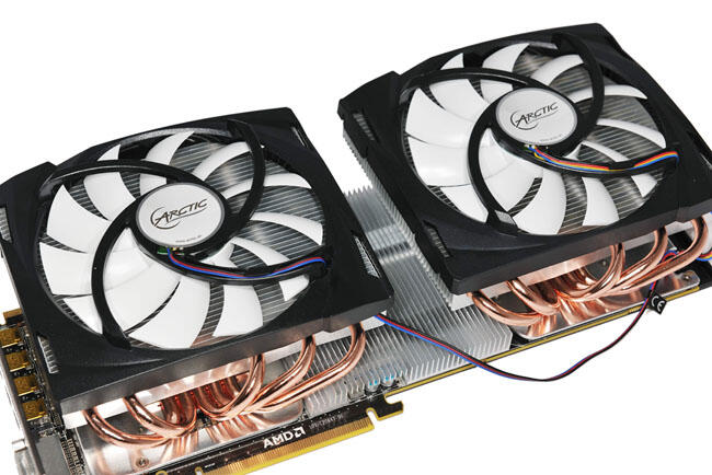 Sapphire HD 6990 dan Zotac Gtx 470 amp