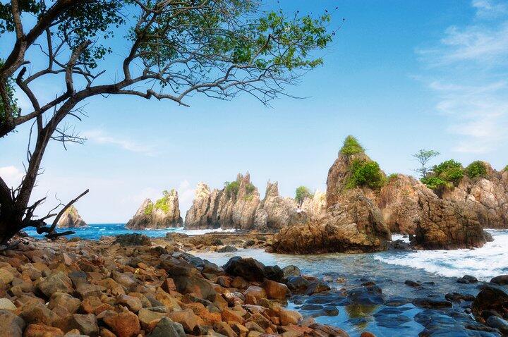 Pantai Pegadung, Surga Tersembunyi di Lampung