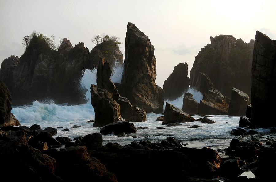 Pantai Pegadung, Surga Tersembunyi di Lampung