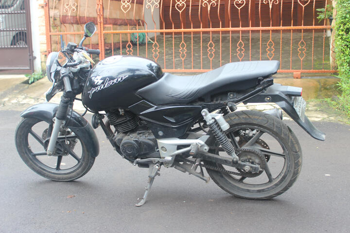 Terjual Bajaj Pulsar 180cc Tahun 2007 Bahan Cafe Racer 