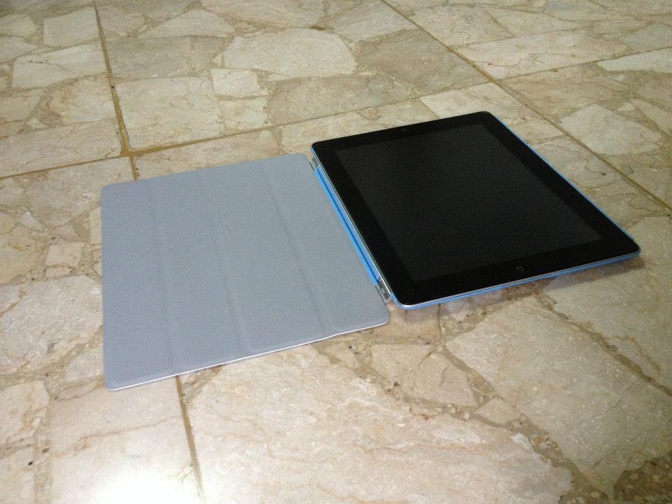case iphone 4s...Super Slim fit case..Flip Cover 4s...CAse Iphone 5..switcheasy case