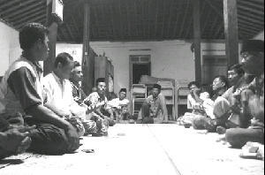 5 Budaya Indonesia yang Hampir Hilang