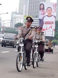 semangat pak polisi !