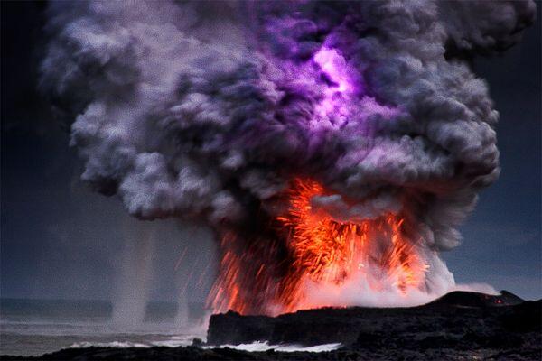 Mengapa Erupsi Gunung Berapi Memunculkan Petir: Teori Ilmiah + Spectacular Pic