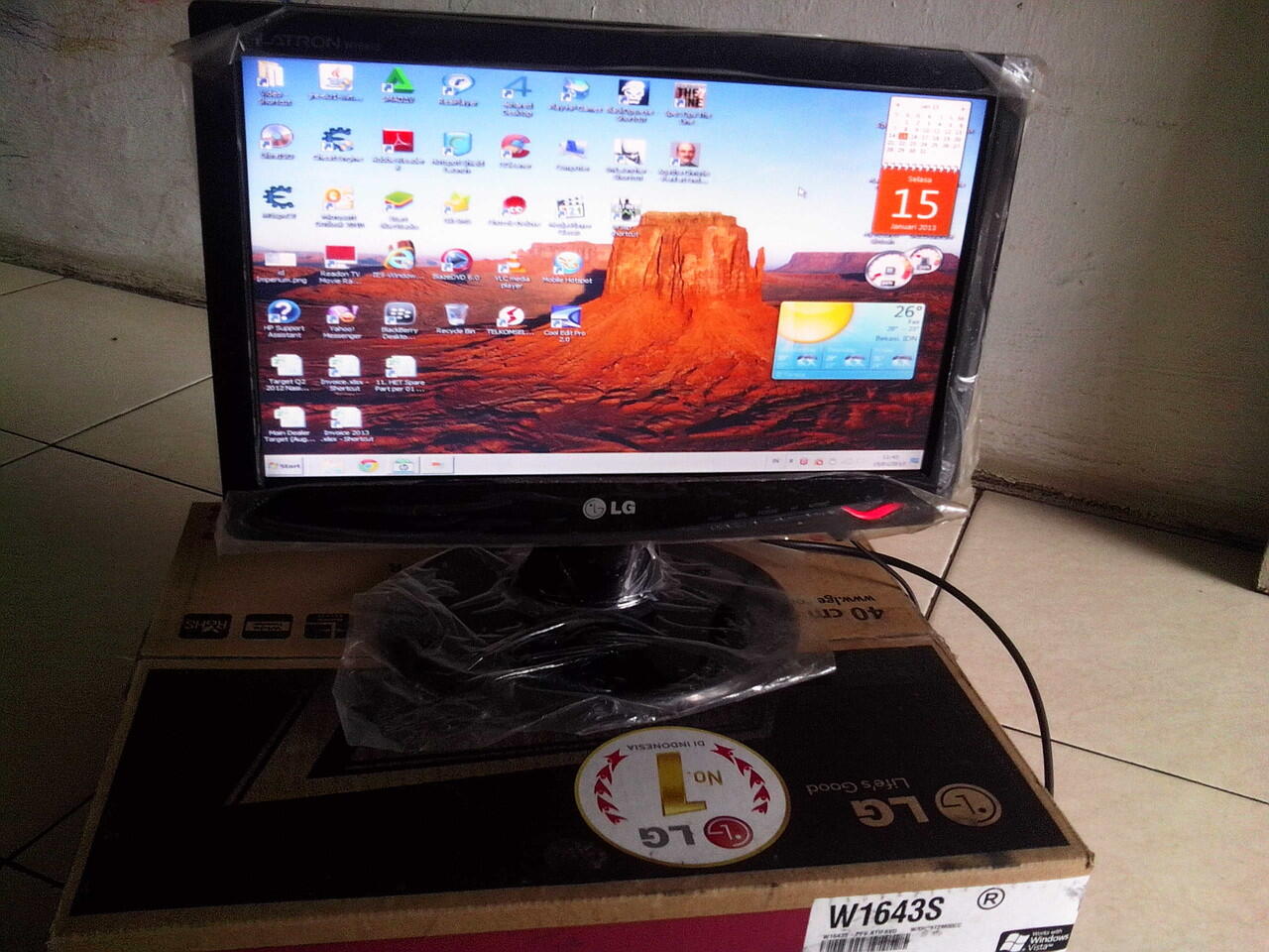 Terjual Monitor Komputer LCD , LG 