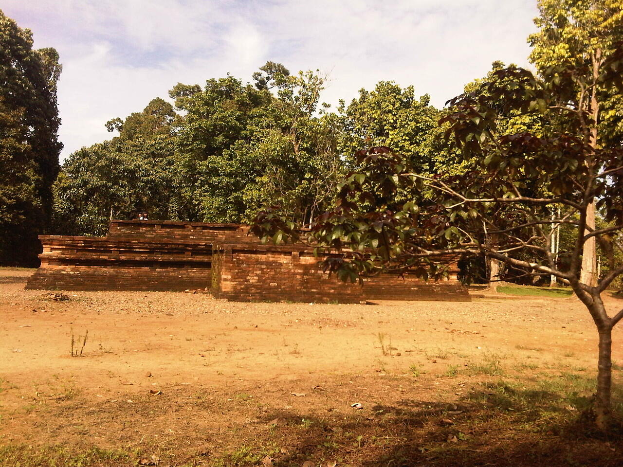 Candi bukan hanya ada di Jawa, ternyata di Jambi Juga Ada lho....(With Real Pic)