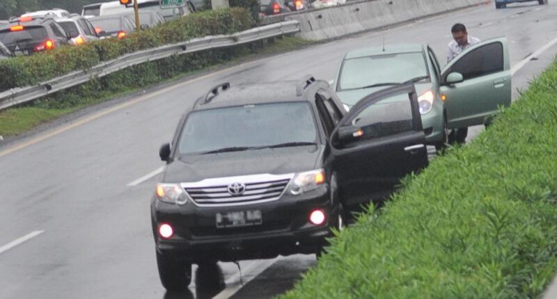 Foto Foto Kondisi Banjir Tol Soetta - Priok