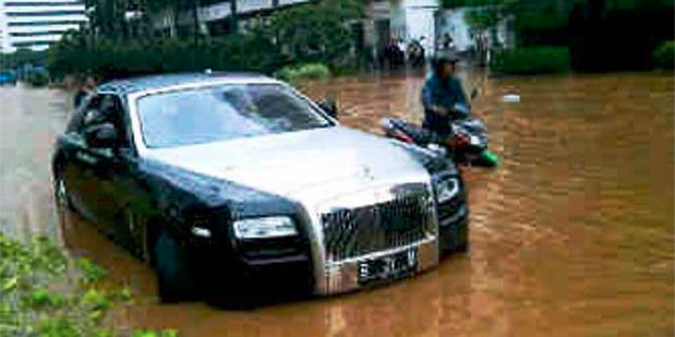 Lakukan, saat Mobil Terendam Banjir #JKT_Banjir