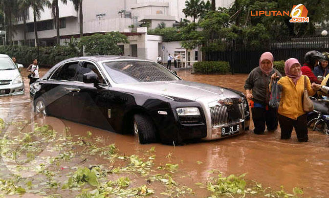 Posting Poto laporan banjir hari ini di tempat agan