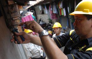 Inilah Langkah Mengamankan Rumah dari Listrik Saat Banjir