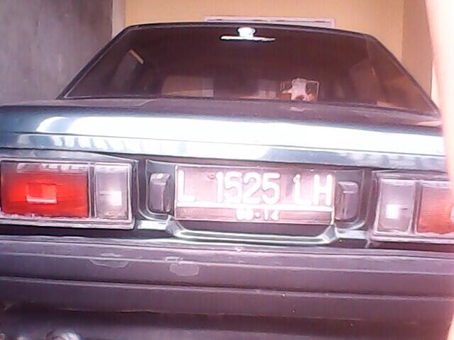 Mobil Sedan NISSAN SUNNY '88