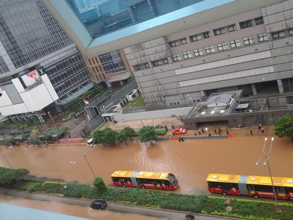 Posting Poto laporan banjir hari ini di tempat agan