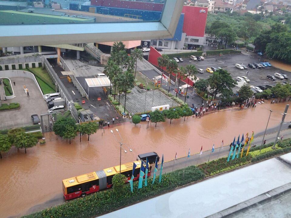 Posting Poto laporan banjir hari ini di tempat agan