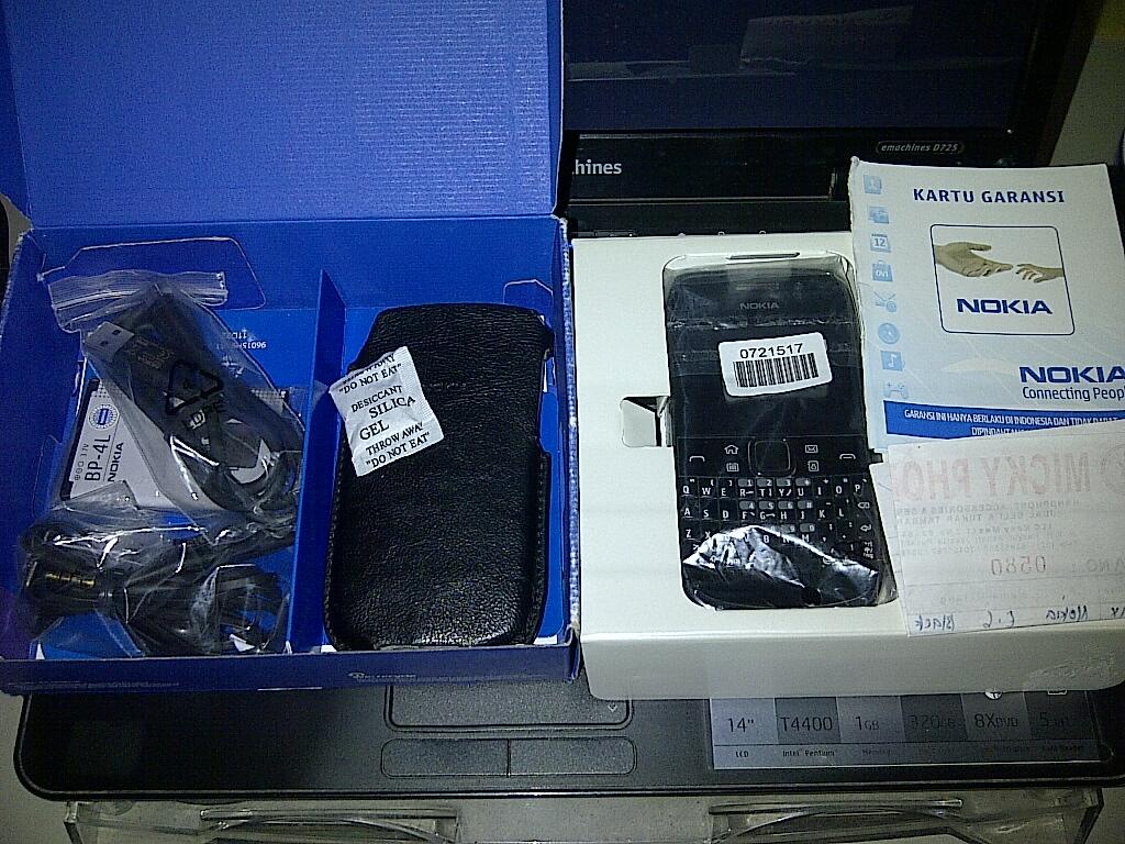 (Jual Cepat) Nokia E6 Black Garansi sampai Mei 2013 Semarang
