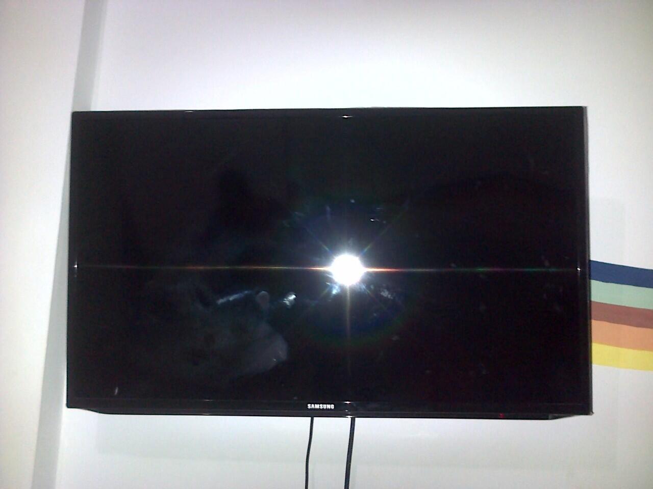 Jual XBOX 360 Slim, TV LED Samsung seri 5, 32" & 42"