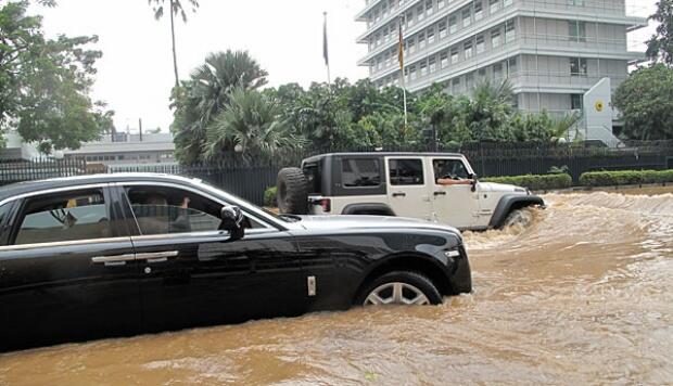 Bukti kalo Jeep Wrangler tangguh di segala medan :cool