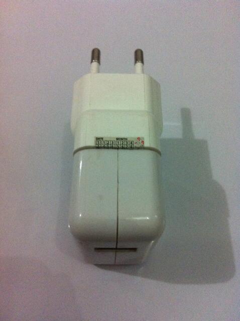 iPod touch 4th 8gb White Fullset Mulus Bergaransi