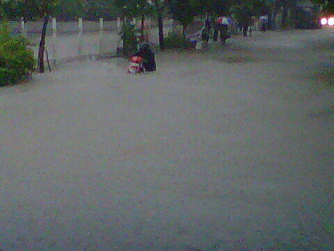 update pict banjir depan tempat kerja ane gan !!