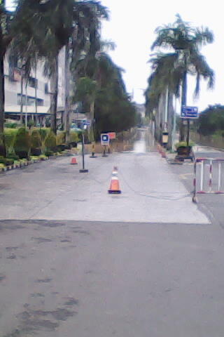 &#91;PIC&#93; TURUT PRIHATIN BANJIR DI BEKASI, BASEMENT HYPERMALL TENGGELAM