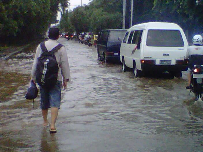 BANJIR di JAKARTA up date 18-01-2013 gimana di tempat agan