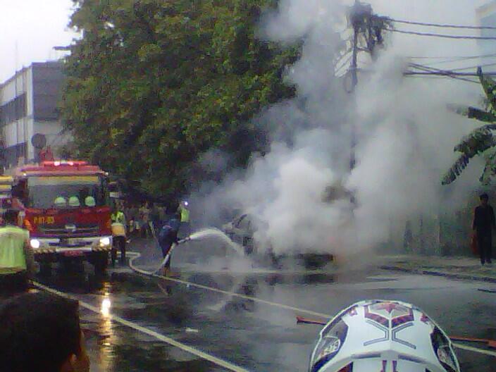 BANJIR di JAKARTA up date 18-01-2013 gimana di tempat agan
