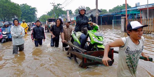 TIPS KENDARAAN RODA 2 MENGHADAPI BANJIR