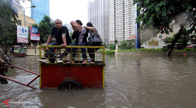 TIPS KENDARAAN RODA 2 MENGHADAPI BANJIR