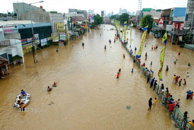 &#91;INFO&#93; Team Evakuasi Banjir Jakarta