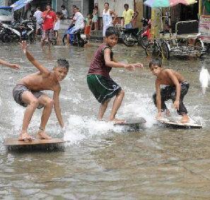 foto foto enjoy jakarta (banjir)