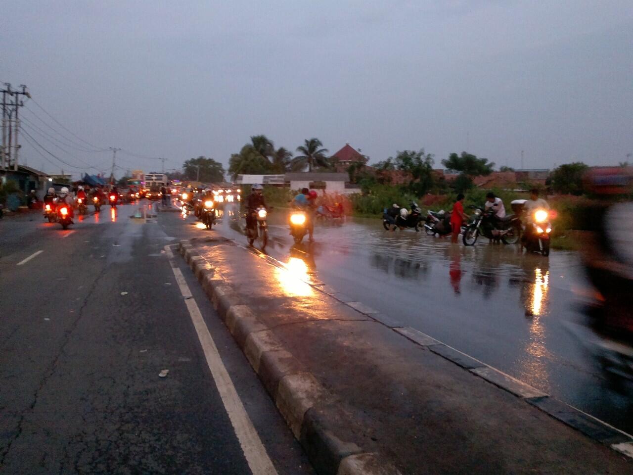 &#91;INFO&#93;Waspada Banjir Perbatasan Bekasi - Karawang