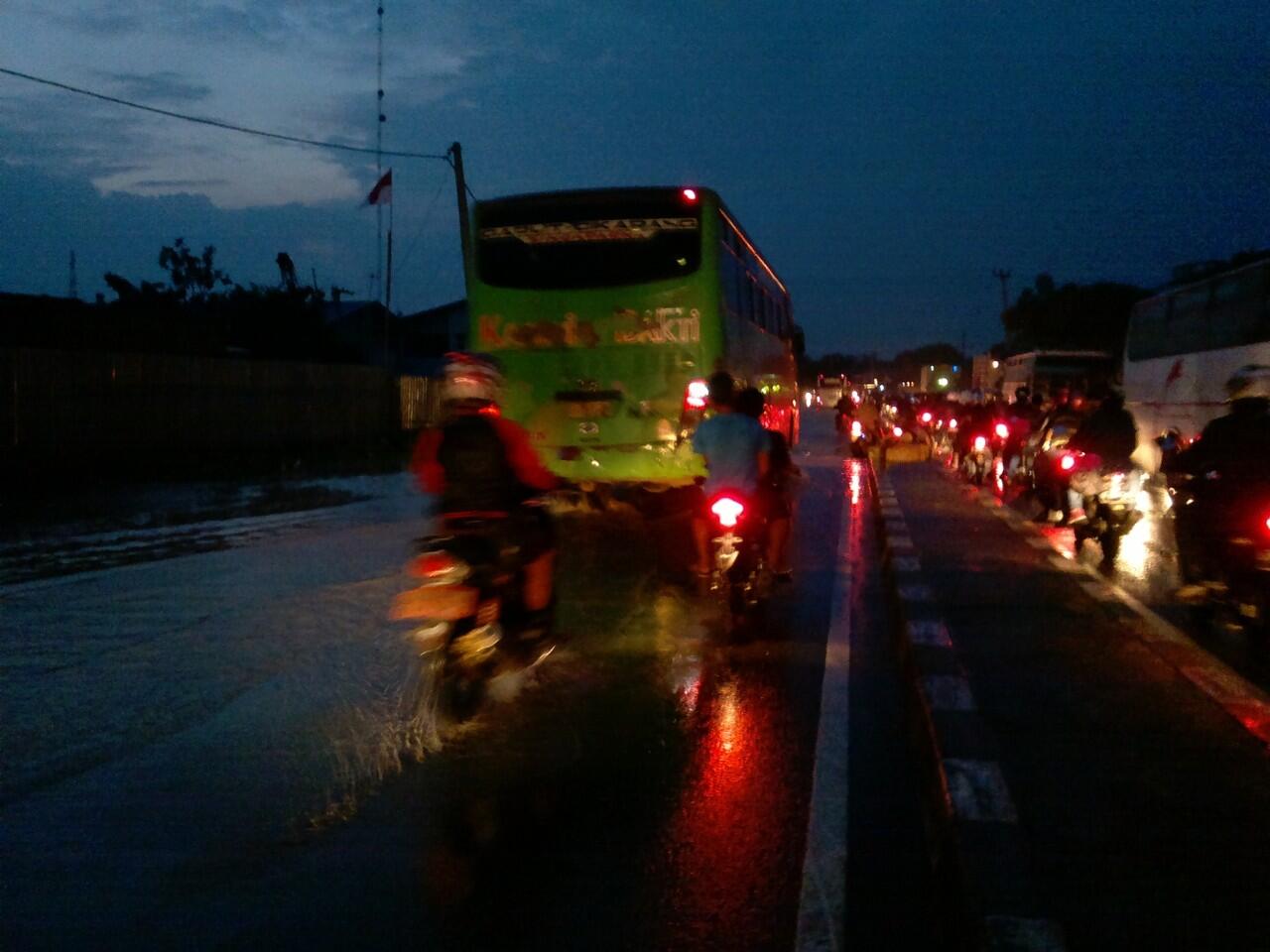 &#91;INFO&#93;Waspada Banjir Perbatasan Bekasi - Karawang