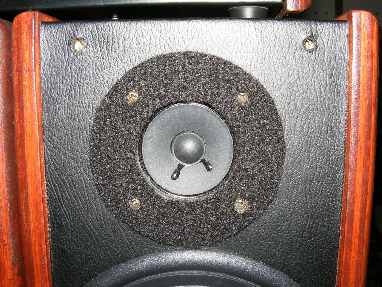 Jual: Sound System 2.1 merk Aurel Bryan, untuk Komputer dan Home Audio