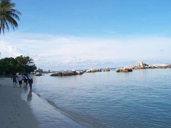 Kecantikan Pulau Lengkuas yang Selalu Menggoda