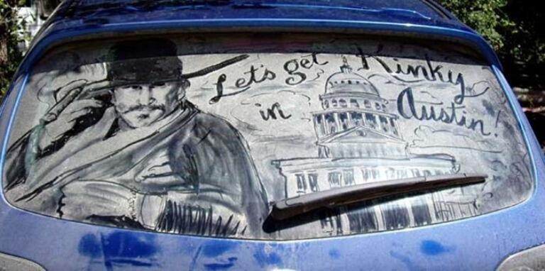 ..:: Debu Di Jendela Mobil, jadi Karya Seni Luar Biasa :::..